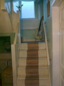 strip_carpet_off_stairs