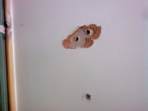 repair_hole_in_wall_image