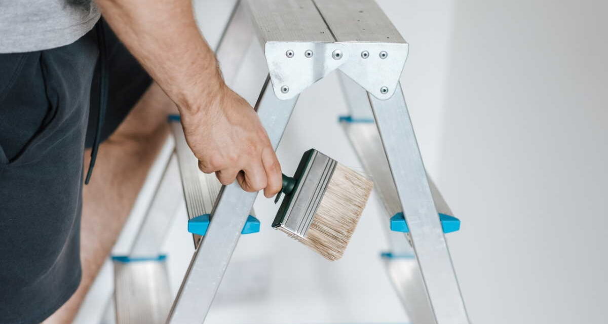 Choosing The Right Ladders For DIY Projects